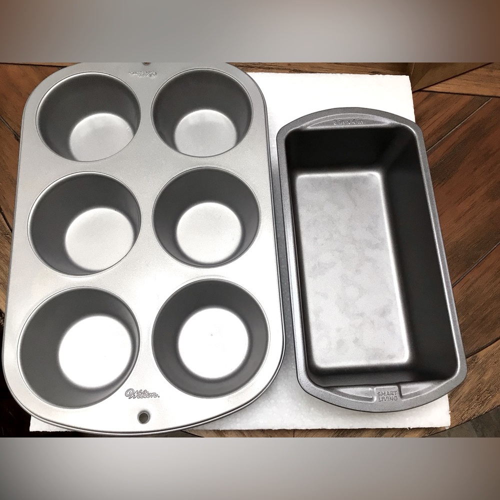Non- stick bakeware- 2 pieces. NWOT.